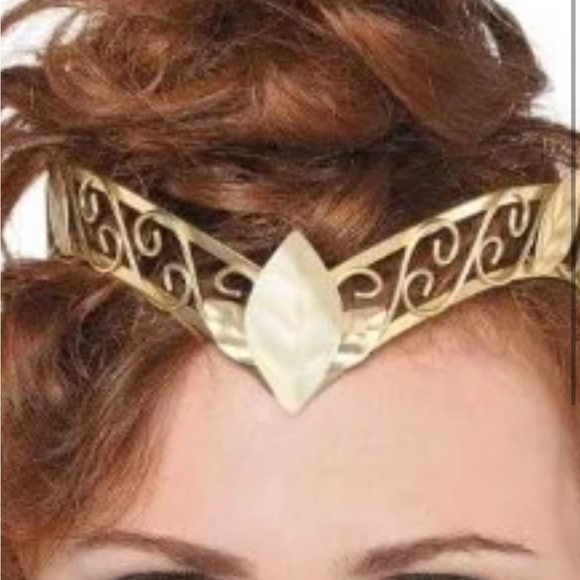 Elegant Gold Leaf Design Women's tiara - Picture 4 of 5